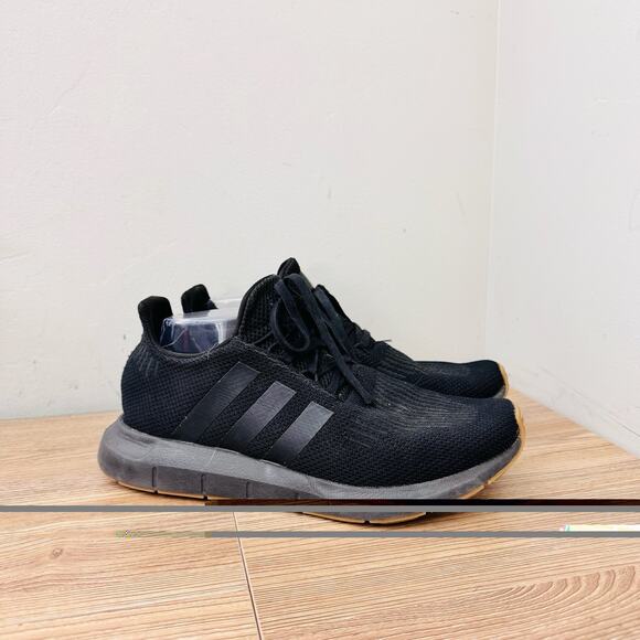 Adidas Swift Run 1.0 Black Sneakers Mens Size 9.5 main image 5